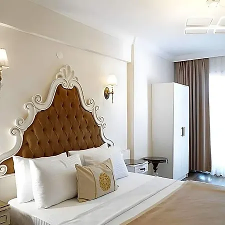 Palace 5*